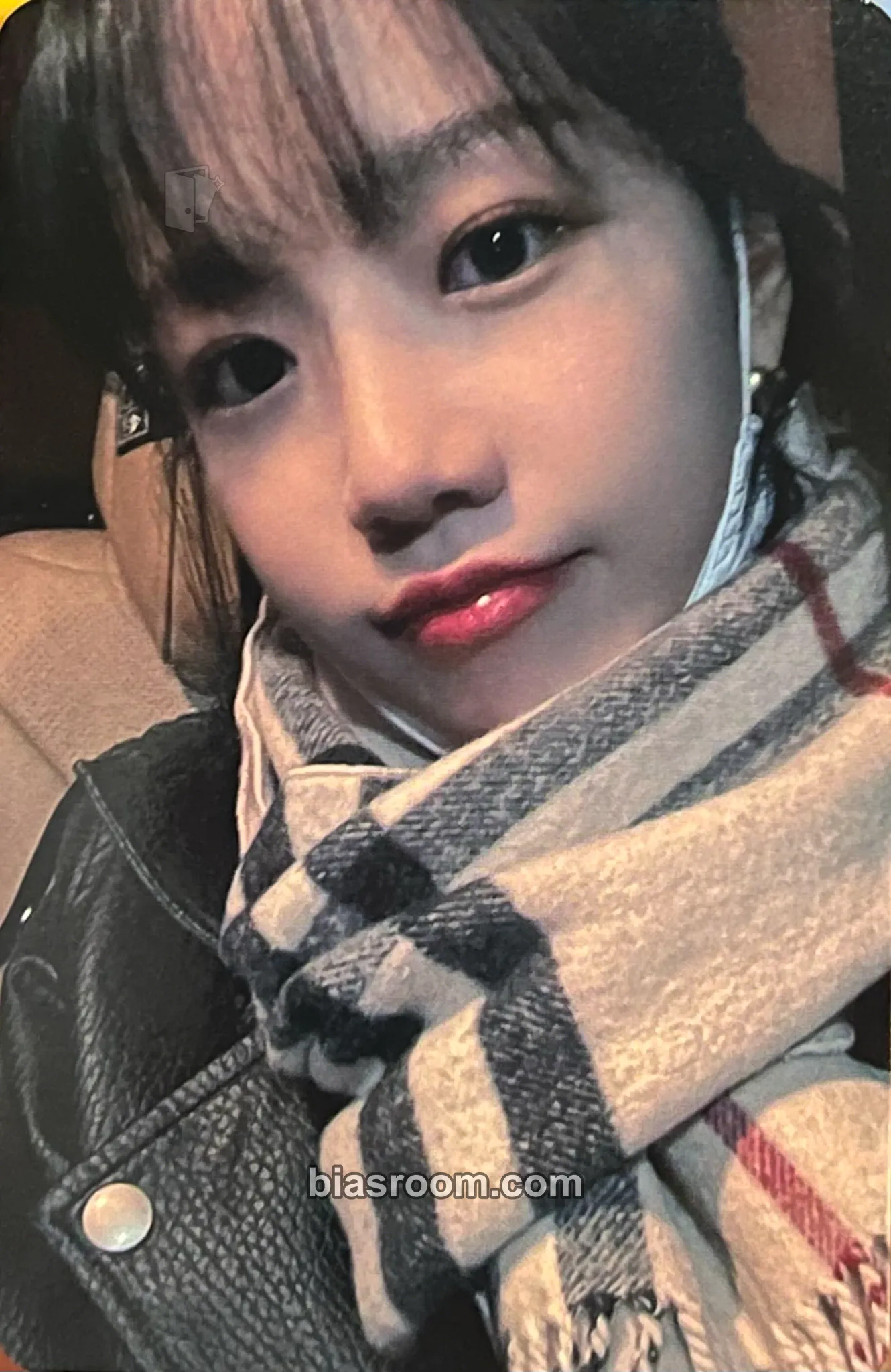 Jo Yuri GLASSY Photocard - Jo Yuri K-pop photocard