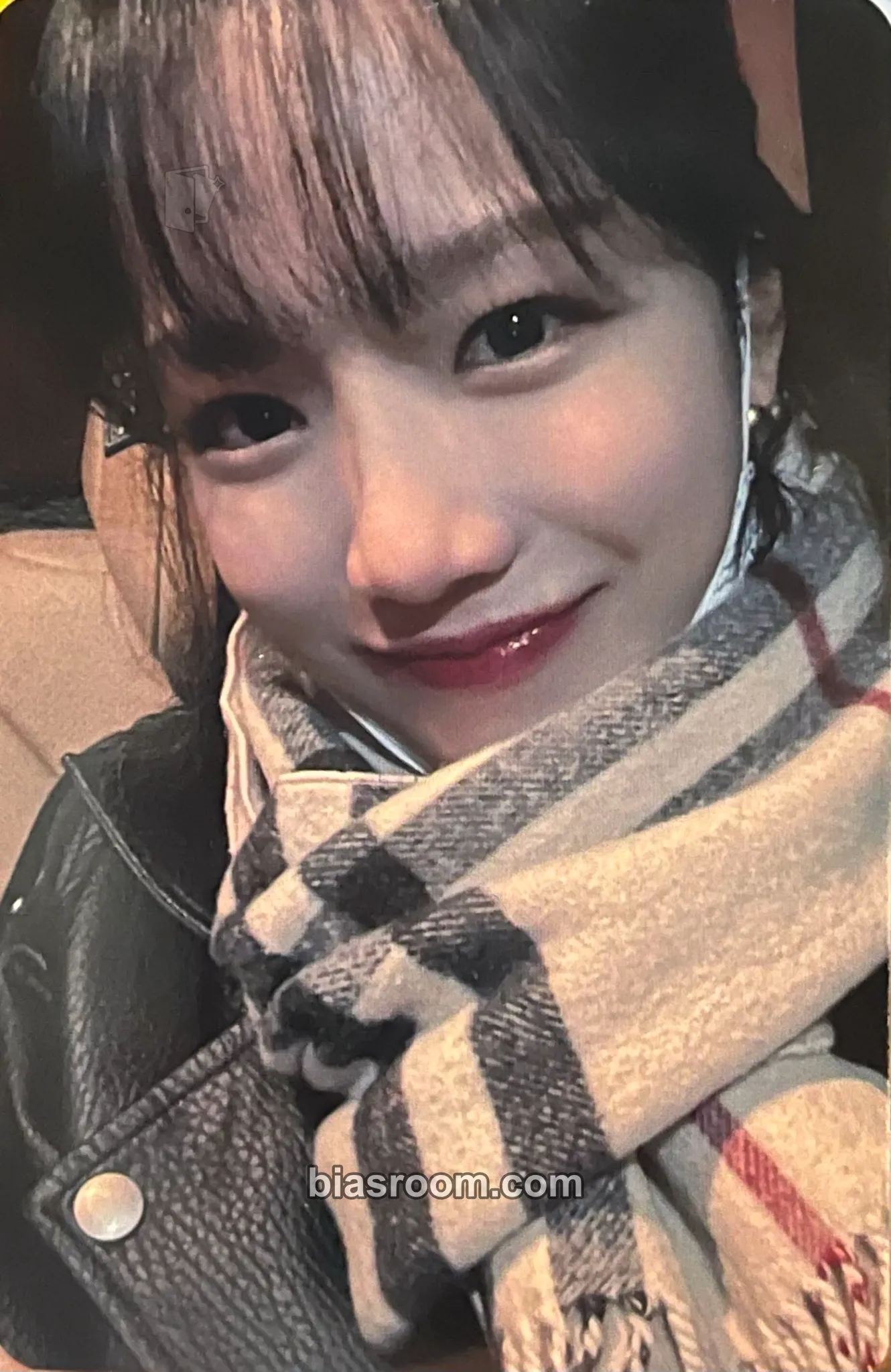 Jo Yuri GLASSY Photocard - Jo Yuri K-pop photocard