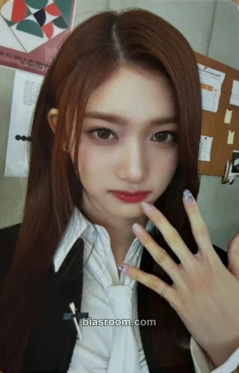 Leeseo Magazine IVE: 2nd Fanmeeting Photocard - IVE - IVE K-pop photocard