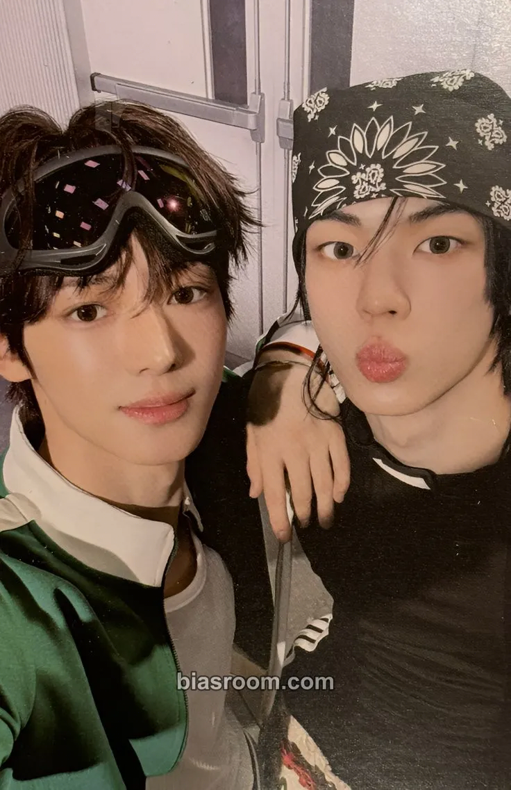 play hard Photocard - TWS - TWS K-pop photocard