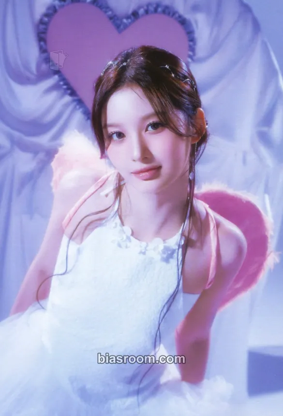 Sullyoon 2025 Seasons Greetings - Fairy Girls Photocard - NMIXX - NMIXX K-pop photocard