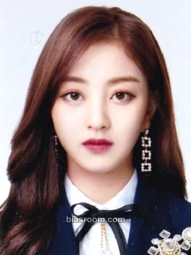 TWICE - Jihyo - ONCE Fanclub 2nd Generation Other id photo passport set fanclub