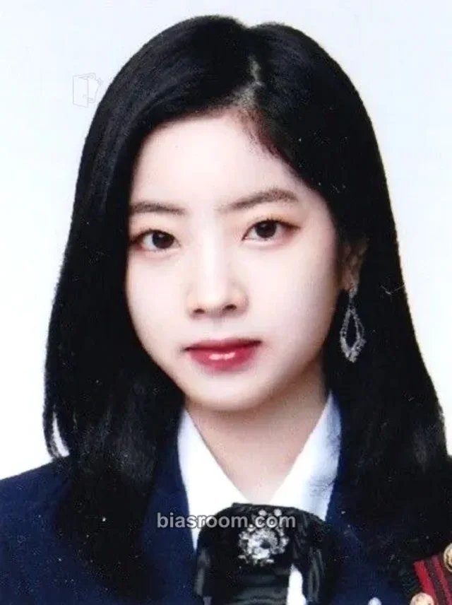 TWICE - Dahyun - ONCE Fanclub 2nd Generation Other id photo passport set fanclub