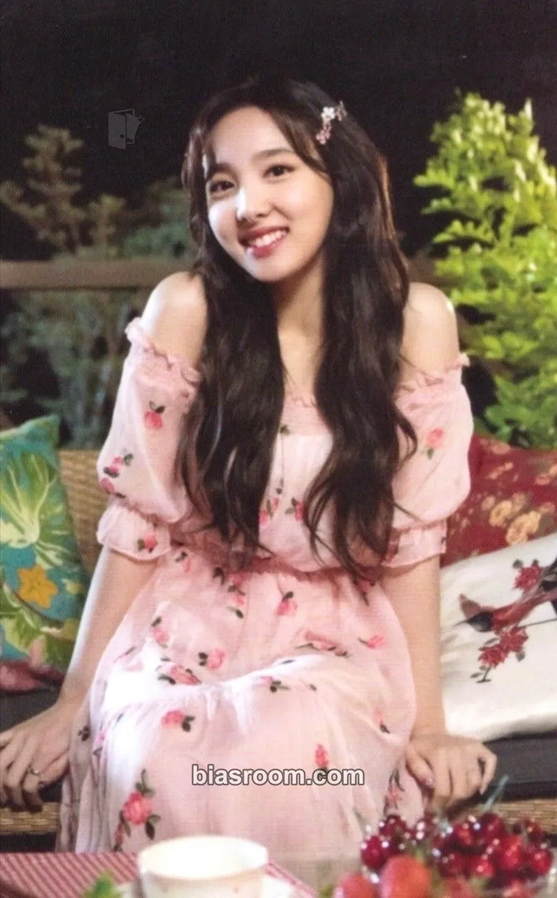 Nayeon Twiceland Zone 2: Fantasy Park DVD & Blu-ray Photocard - TWICE - TWICE K-pop photocard