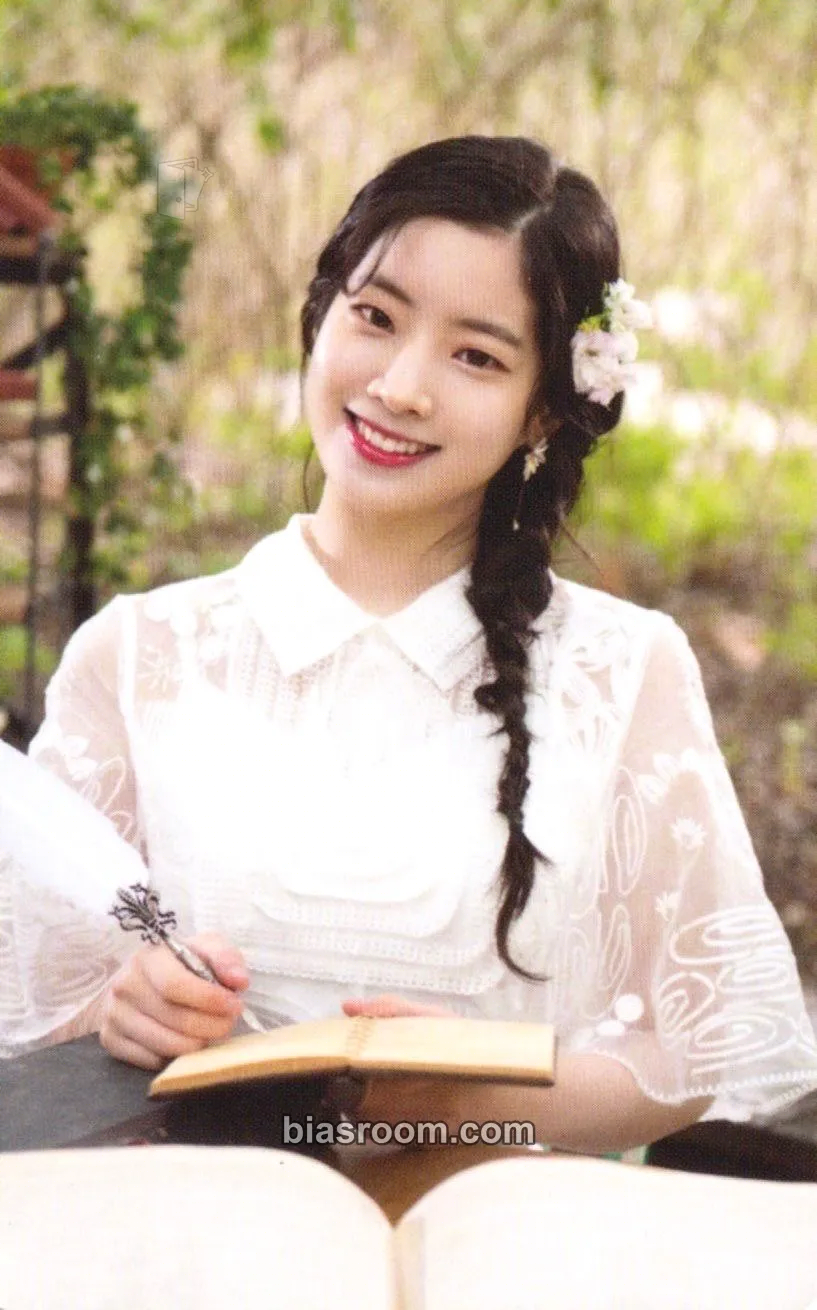Dahyun Twiceland Zone 2: Fantasy Park DVD & Blu-ray Photocard - TWICE - TWICE K-pop photocard