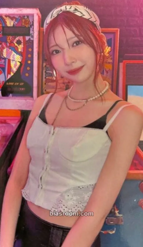 Mayuka LOVE LINE Photocard - NiziU - NiziU K-pop photocard