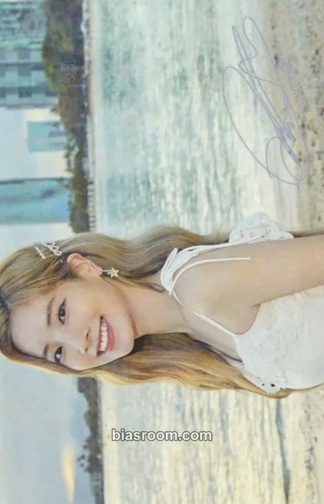 Dahyun Twaii’s Shop Pop-Up Store Photocard - TWICE - TWICE K-pop photocard
