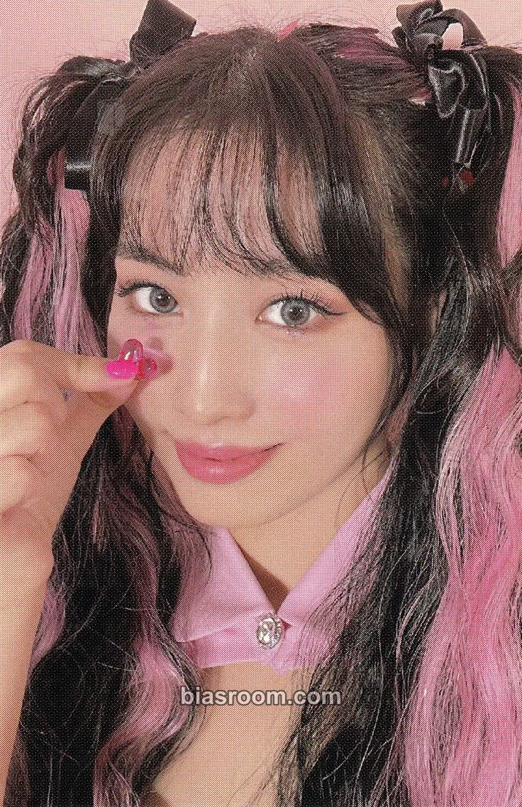 Momo Formula of Love: O+T=<3 Photocard - TWICE - TWICE K-pop photocard