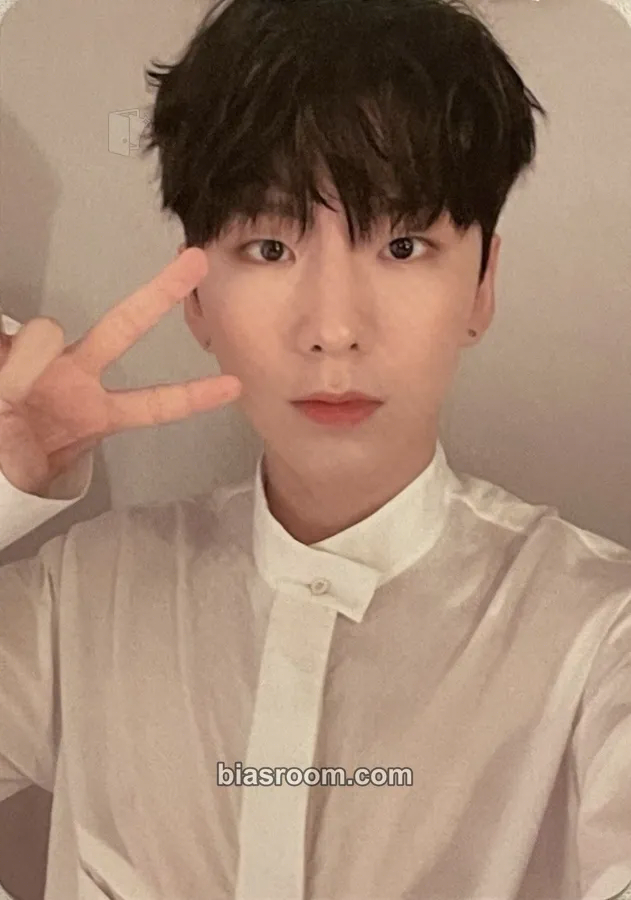 Kihyun Follow - Find You Photocard - MONSTA X - MONSTA X K-pop photocard