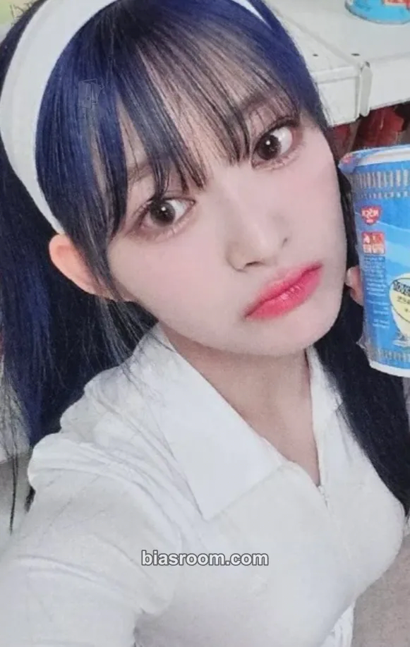 Semi Sweetie but Saltie Photocard - cignature - cignature K-pop photocard