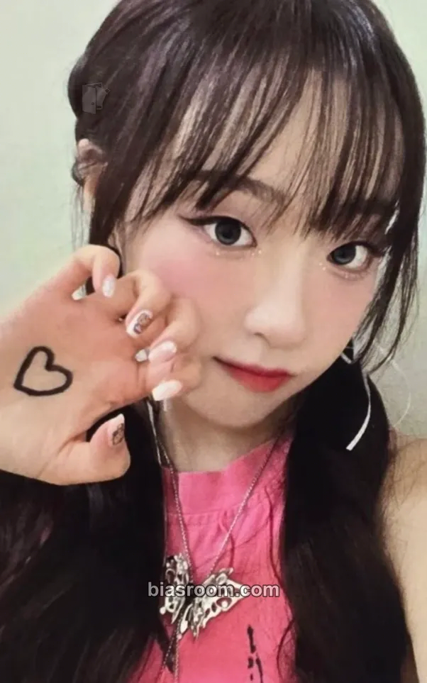 Chloe Sweetie but Saltie Photocard - cignature - cignature K-pop photocard
