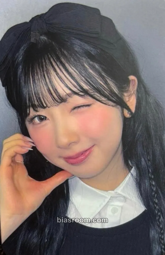 Miihi LOVE LINE Photocard - NiziU - NiziU K-pop photocard