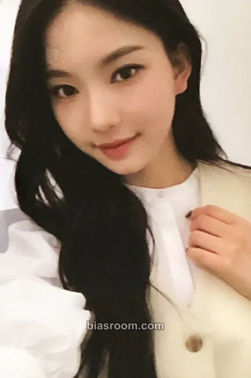Isa Star To A Young Culture Photocard - STAYC - STAYC K-pop photocard