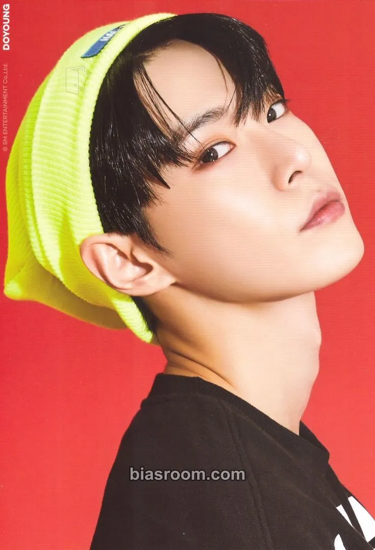 Doyoung 2019 Season’s Greetings Photocard - NCT - NCT K-pop photocard