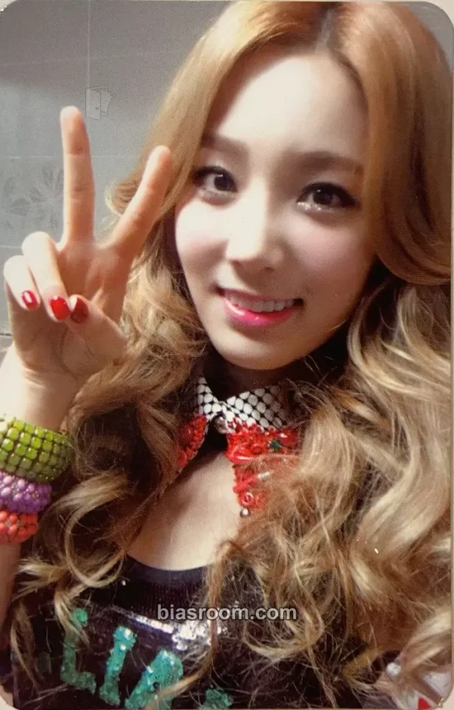 Girls' Generation - Taeyeon - Twinkle Album album photocard