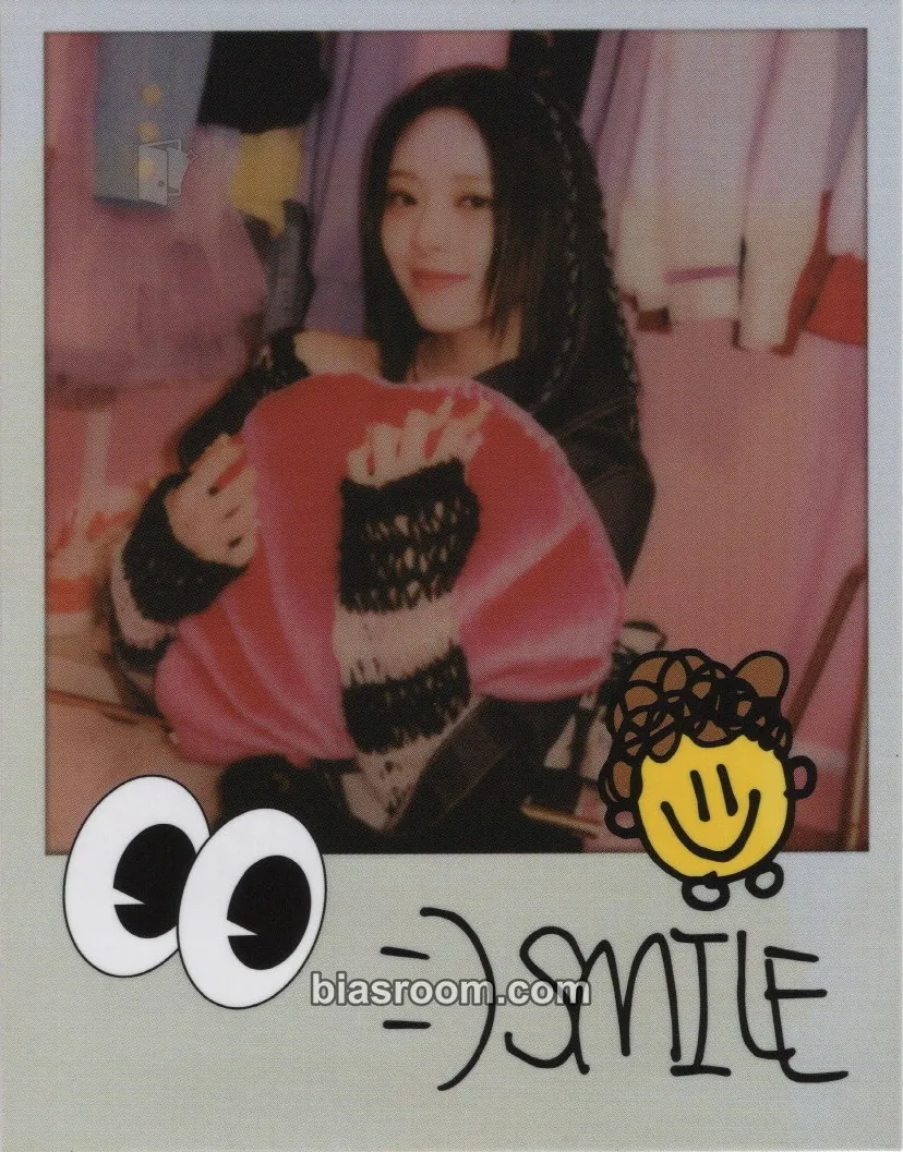 Yuna Crazy in Love Photocard - ITZY - ITZY K-pop photocard