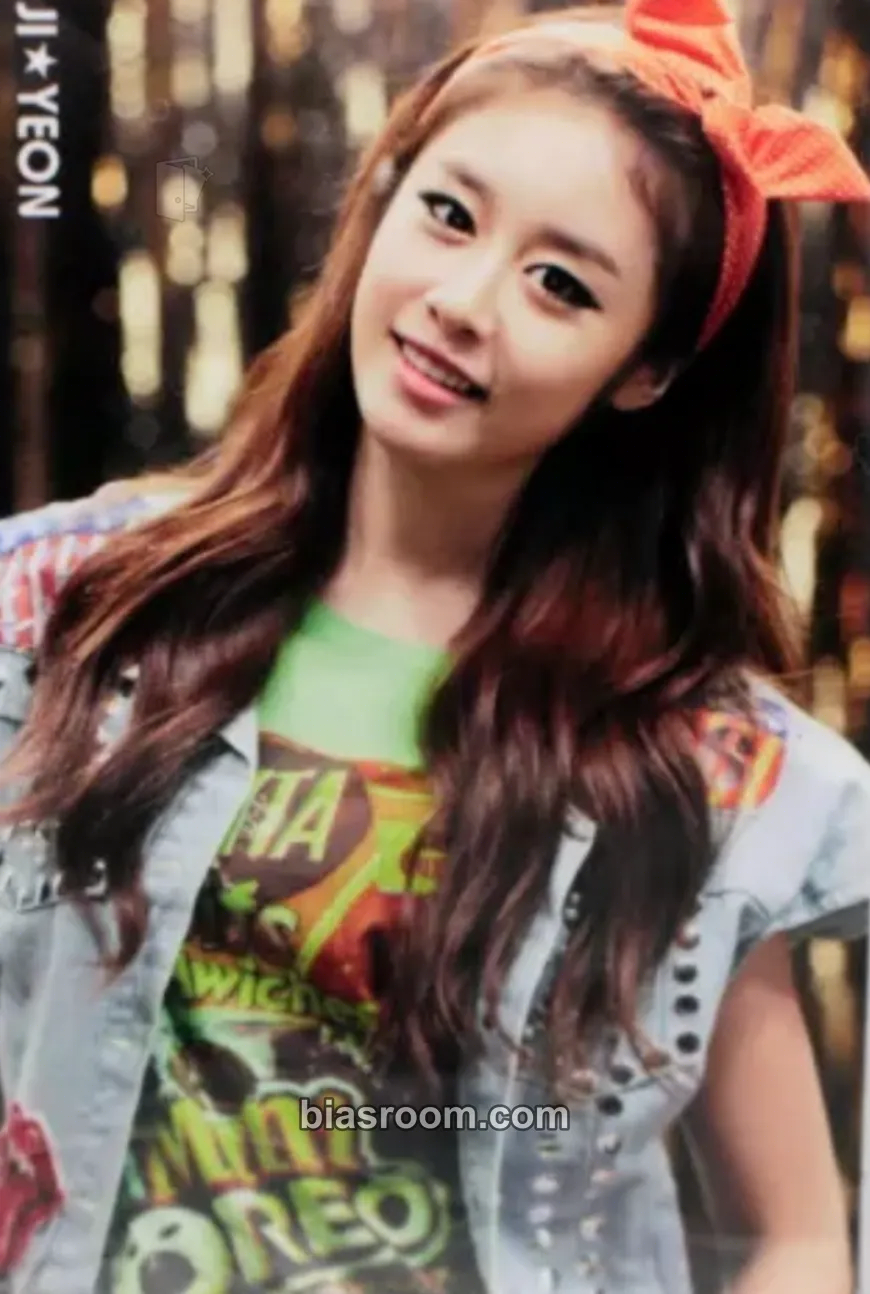 Jiyeon Roly-Poly Photocard - T-ARA - T-ARA K-pop photocard