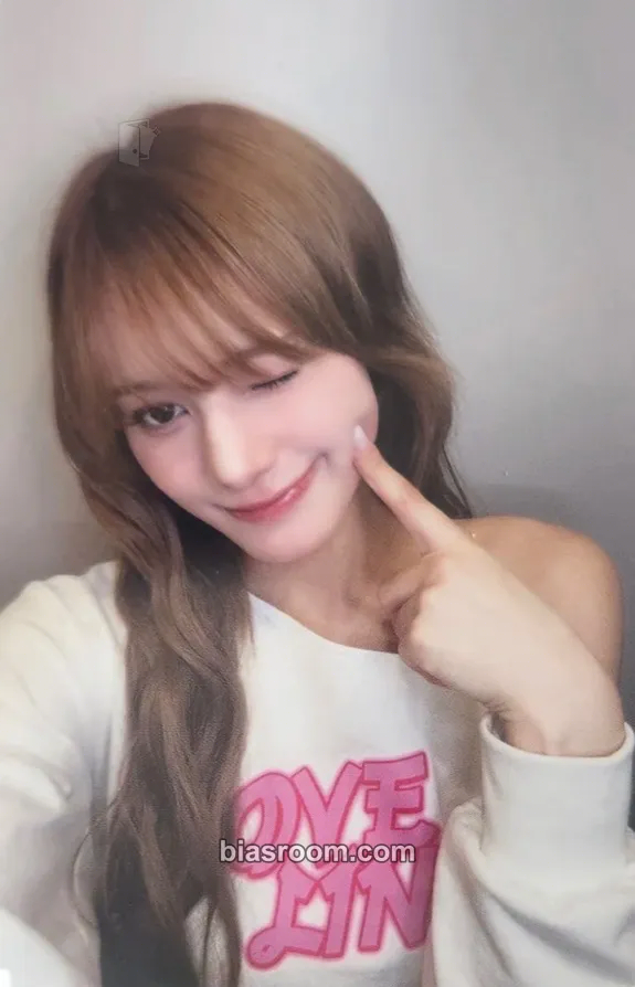 Nina LOVE LINE Photocard - NiziU - NiziU K-pop photocard