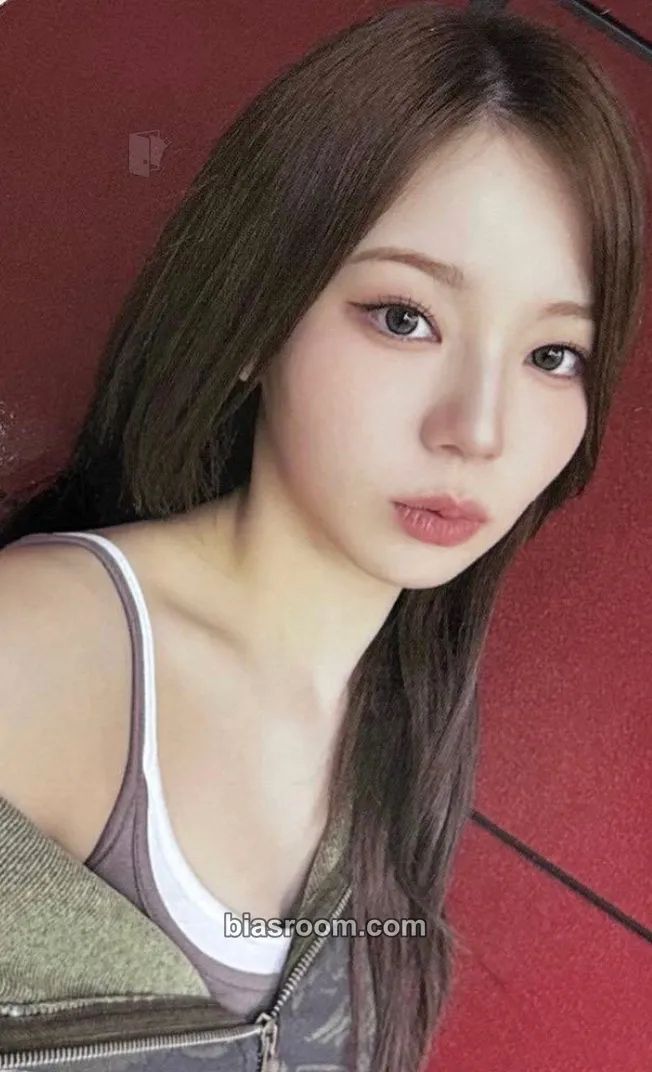 Ayaka LOVE LINE Photocard - NiziU | Bias Room