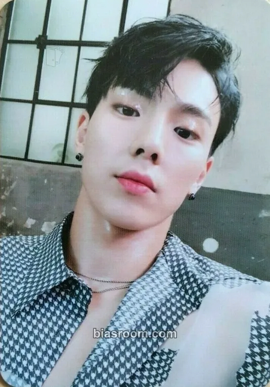 Shownu Follow - Find You Photocard - MONSTA X - MONSTA X K-pop photocard