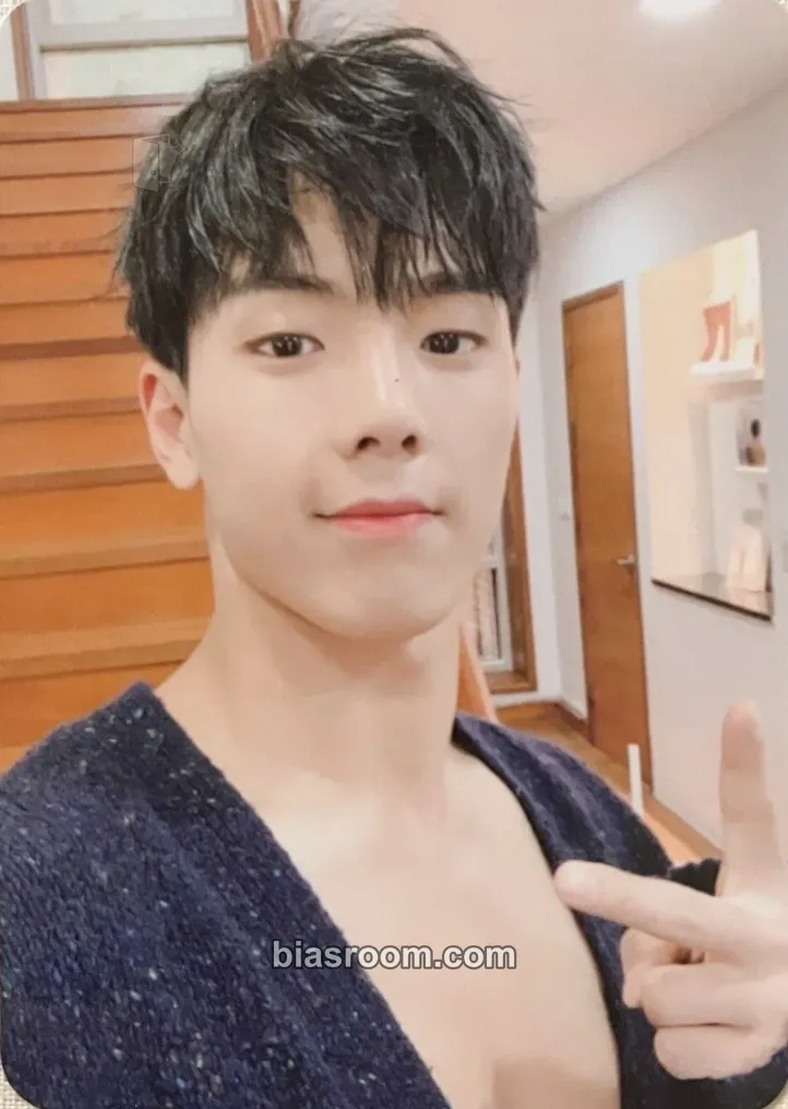 Shownu Follow - Find You Photocard - MONSTA X - MONSTA X K-pop photocard