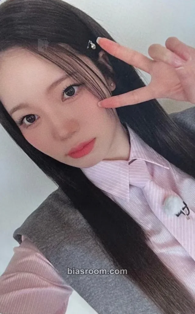 NiziU - Ayaka - LOVE LINE Album broadcast FPO