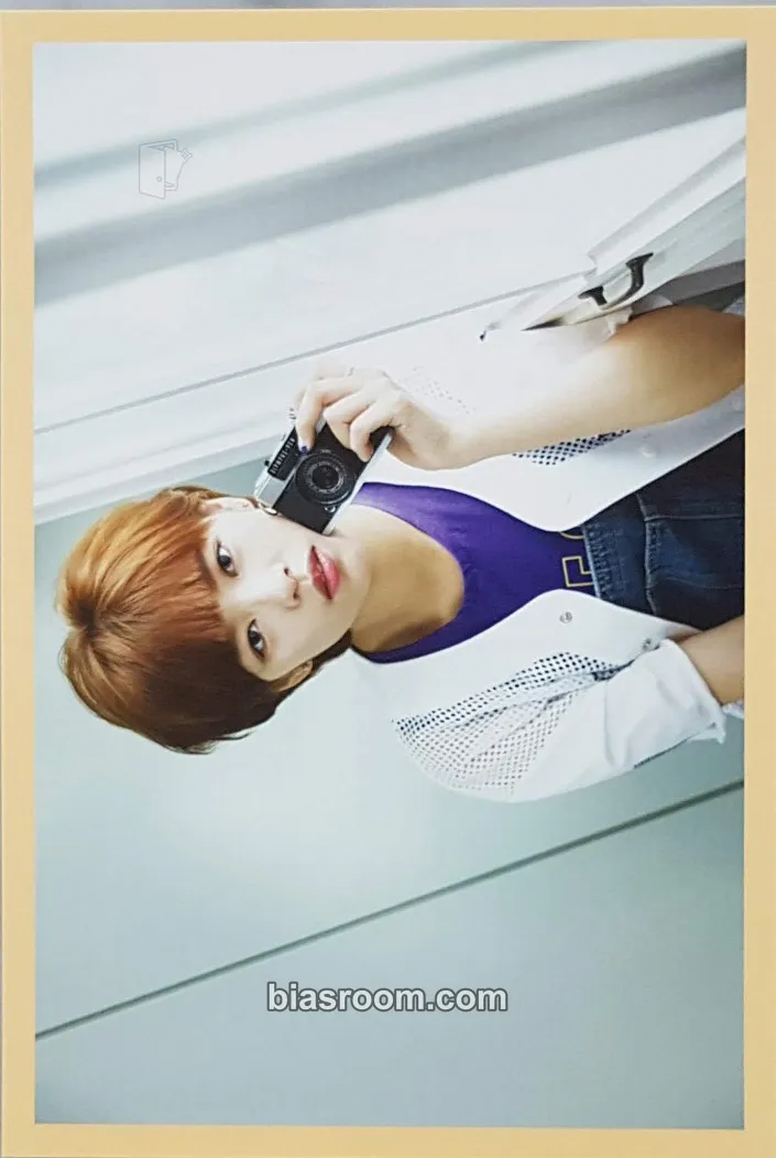 Jeongyeon 2017 Season's Greetings Photocard - TWICE - TWICE K-pop photocard
