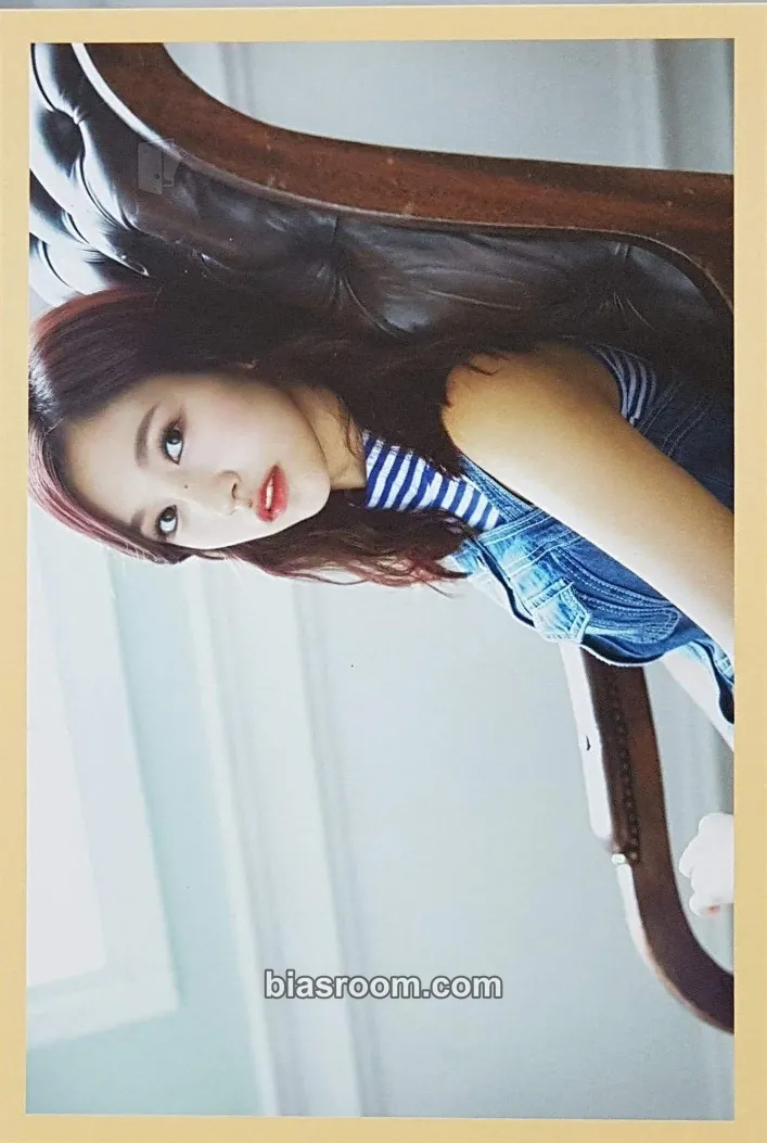 Mina 2017 Season's Greetings Photocard - TWICE - TWICE K-pop photocard