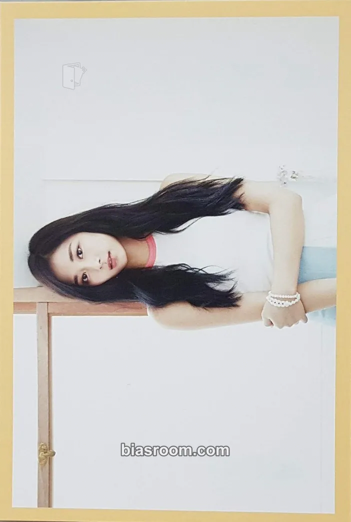 Tzuyu 2017 Season's Greetings Photocard - TWICE - TWICE K-pop photocard
