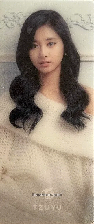 Tzuyu 2017 Season's Greetings Photocard - TWICE - TWICE K-pop photocard