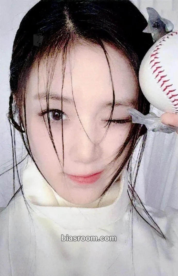 Shuhua We are Photocard - i-dle - i-dle K-pop photocard