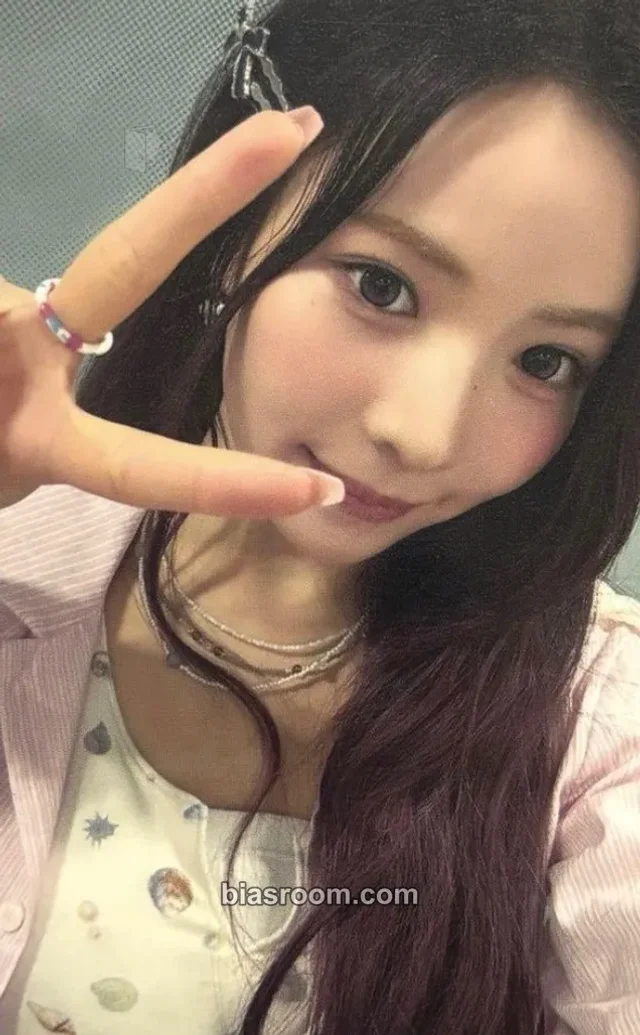 NiziU - Maya - LOVE LINE Album video call (fancall) mymusictaste (mmt) round 2