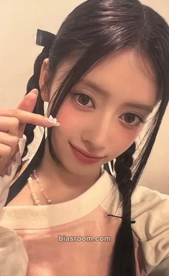NiziU - Rima - LOVE LINE Album video call (fancall) mymusictaste (mmt) round 2
