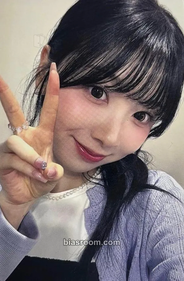 Miihi LOVE LINE Photocard - NiziU - NiziU K-pop photocard