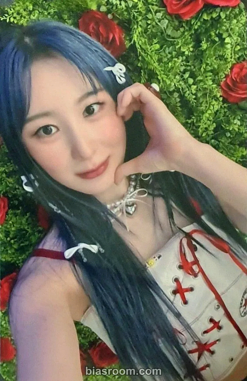 Lee Chaeyeon The Move: Street Photocard - Lee Chaeyeon K-pop photocard