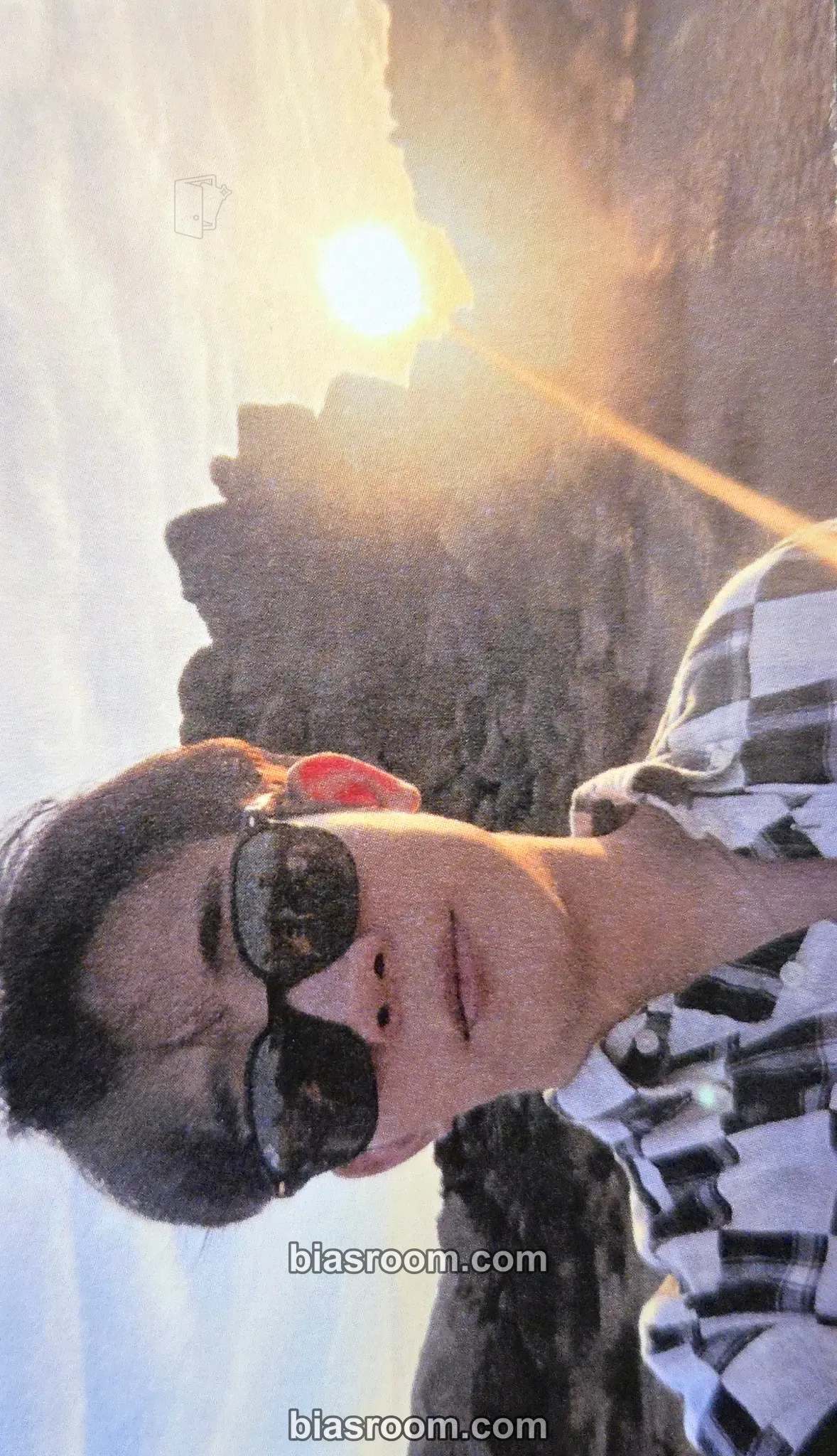 Dojoon Heal Together World Tour Photocard - The Rose - The Rose K-pop photocard