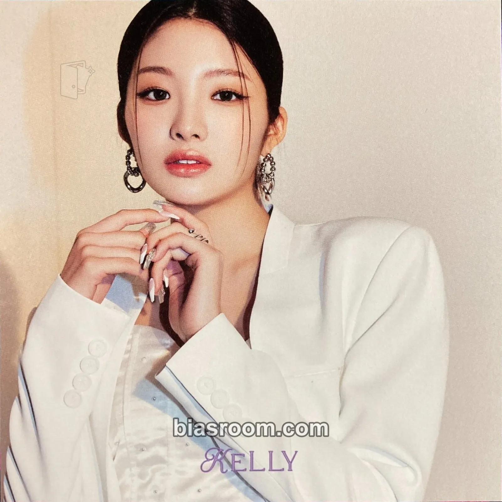Kelly Diamond Photocard - TRI.BE - TRI.BE K-pop photocard