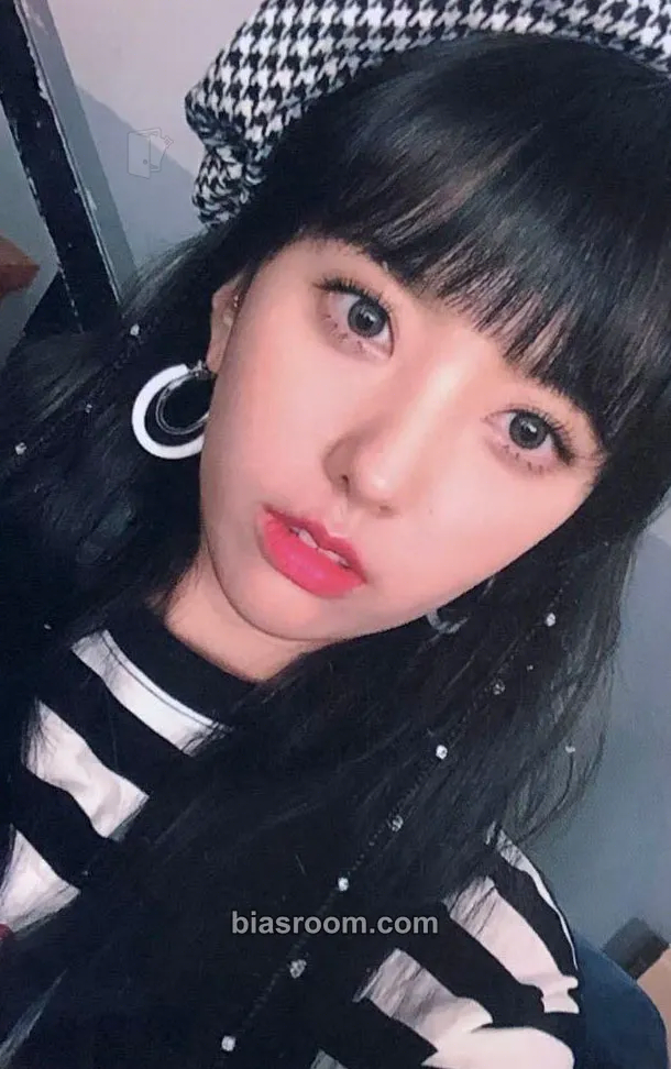 Yoonjo Begin With The End Photocard - UNI.T - UNI.T K-pop photocard