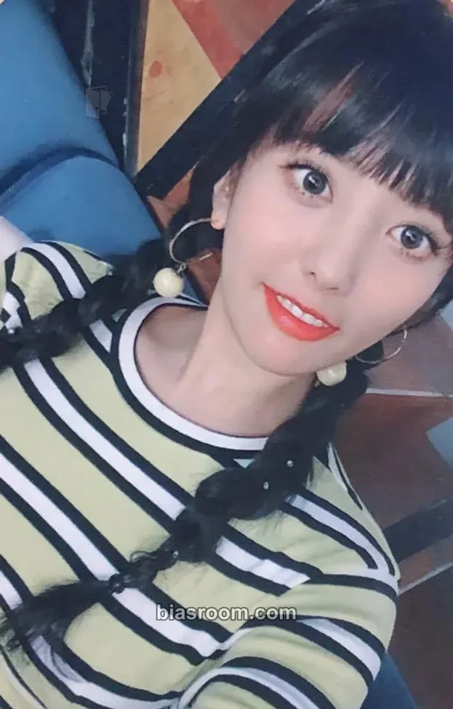 UNI.T - Yoonjo - Begin With The End Album album photocard