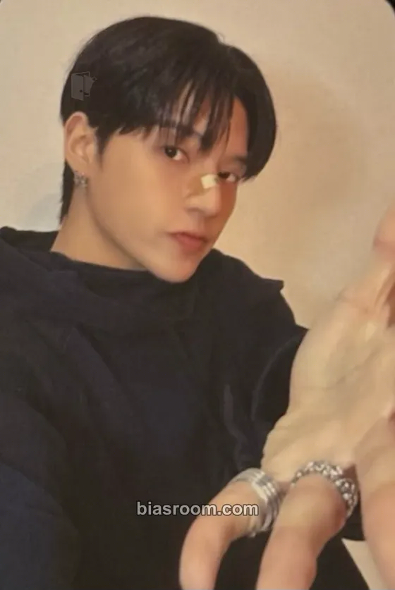 Wooyoung ANITEEZ IN TREASURE Photocard - ATEEZ - ATEEZ K-pop photocard