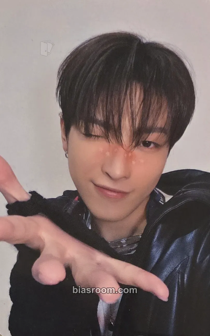 Hongjoong ANITEEZ IN TREASURE Photocard - ATEEZ - ATEEZ K-pop photocard