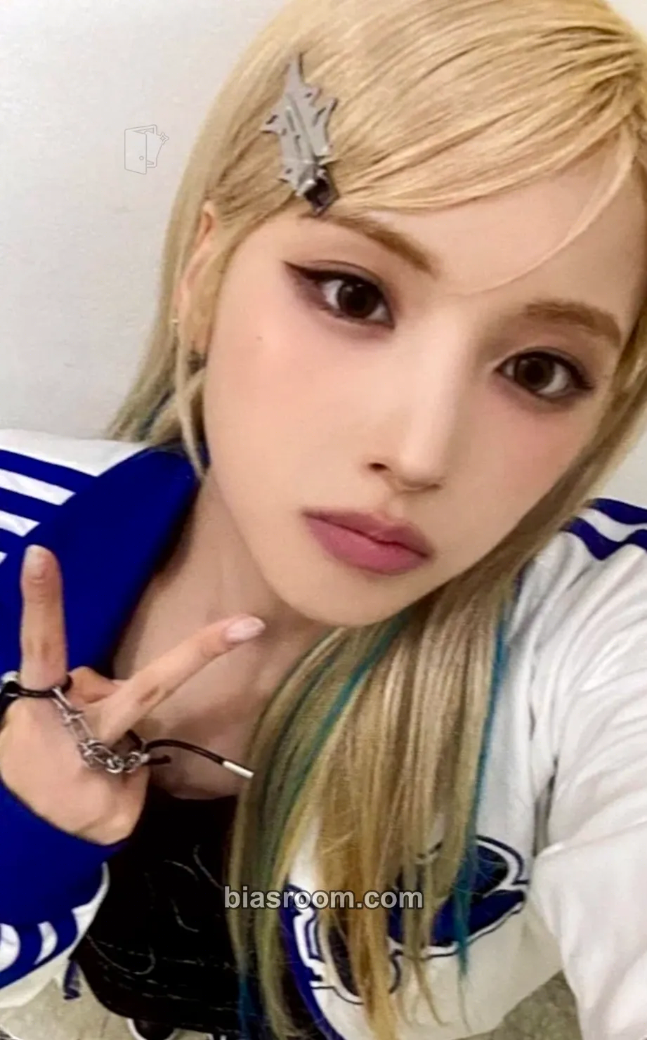 Jiwoo Fe3O4: STICK OUT Photocard - NMIXX - NMIXX K-pop photocard