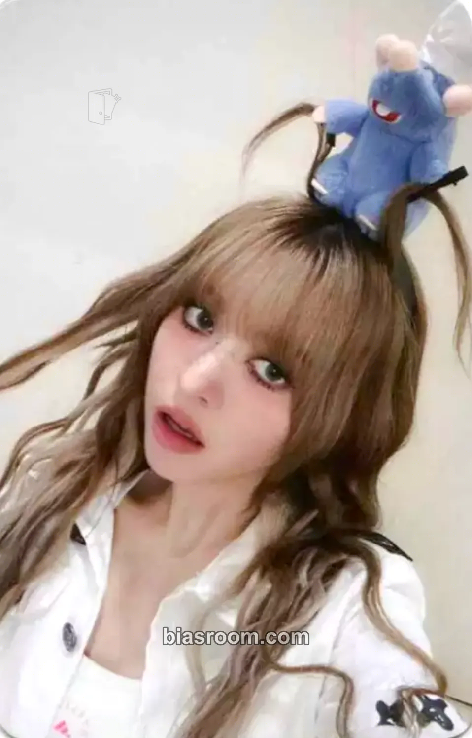 Lily Fe3O4: STICK OUT Photocard - NMIXX - NMIXX K-pop photocard