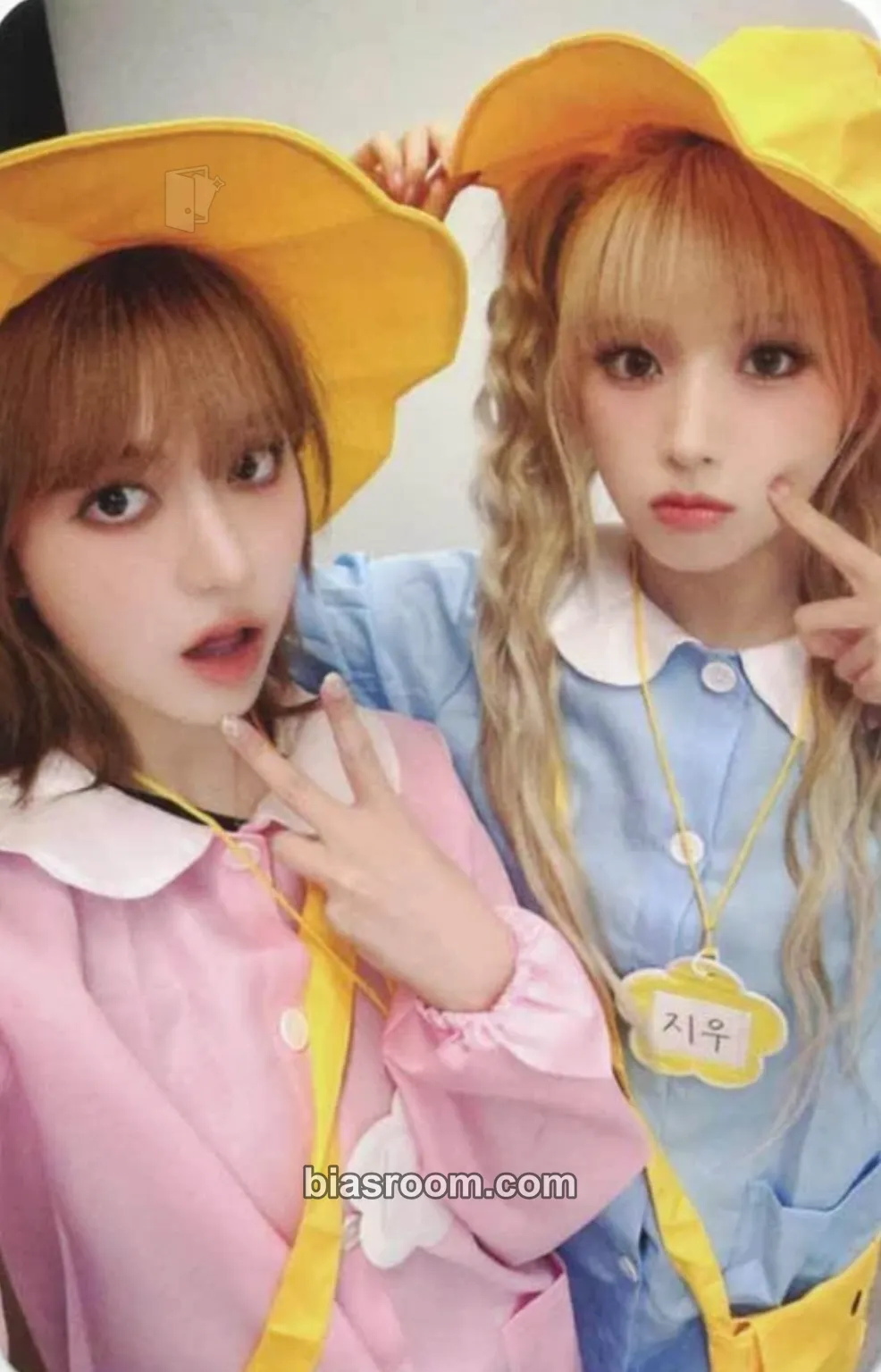 Fe3O4: STICK OUT Photocard - NMIXX - NMIXX K-pop photocard