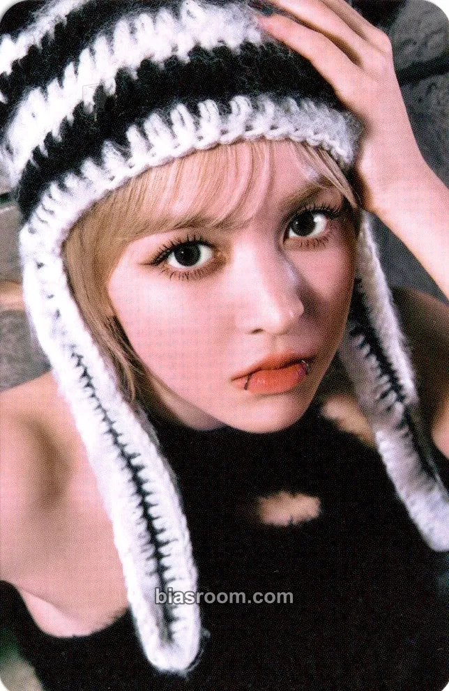 Lily Fe3O4: BREAK Photocard - NMIXX - NMIXX K-pop photocard