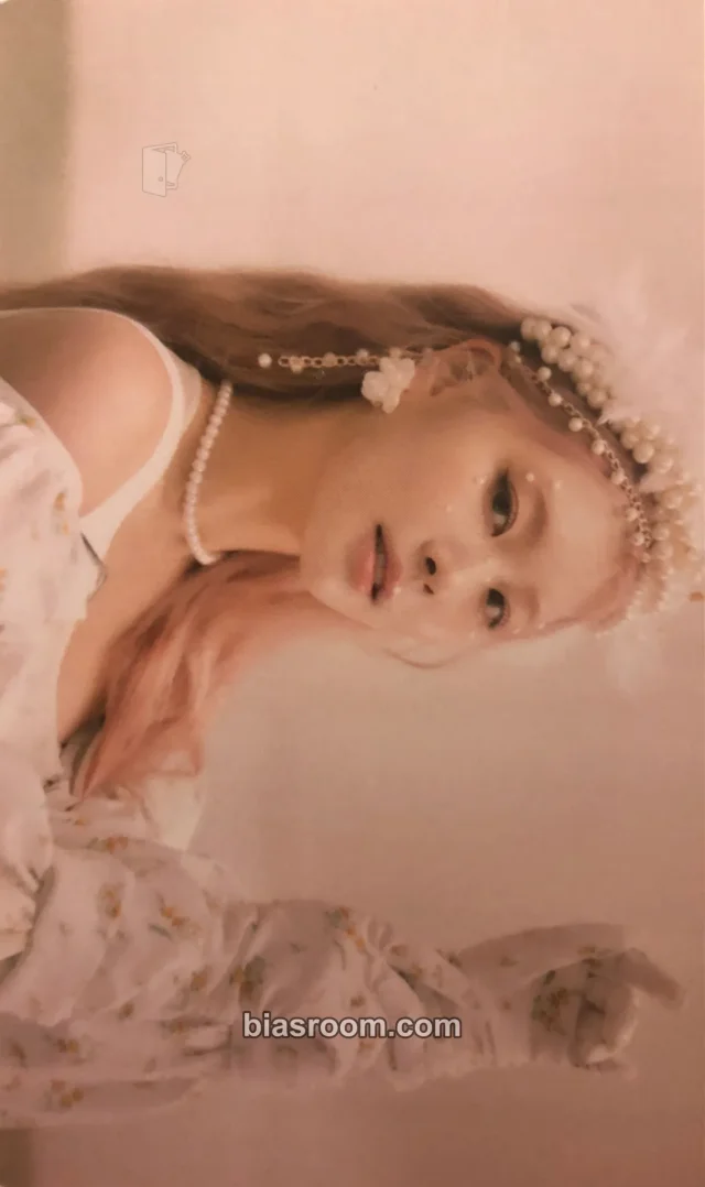 PURPLE KISS - Swan - Twenty Album postcard set album inclusion