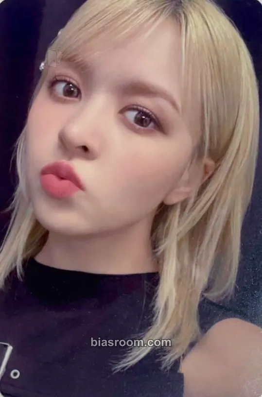 Lily Fe3O4: BREAK Photocard - NMIXX - NMIXX K-pop photocard
