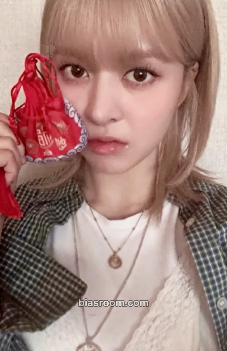 Lily Fe3O4: BREAK Photocard - NMIXX - NMIXX K-pop photocard