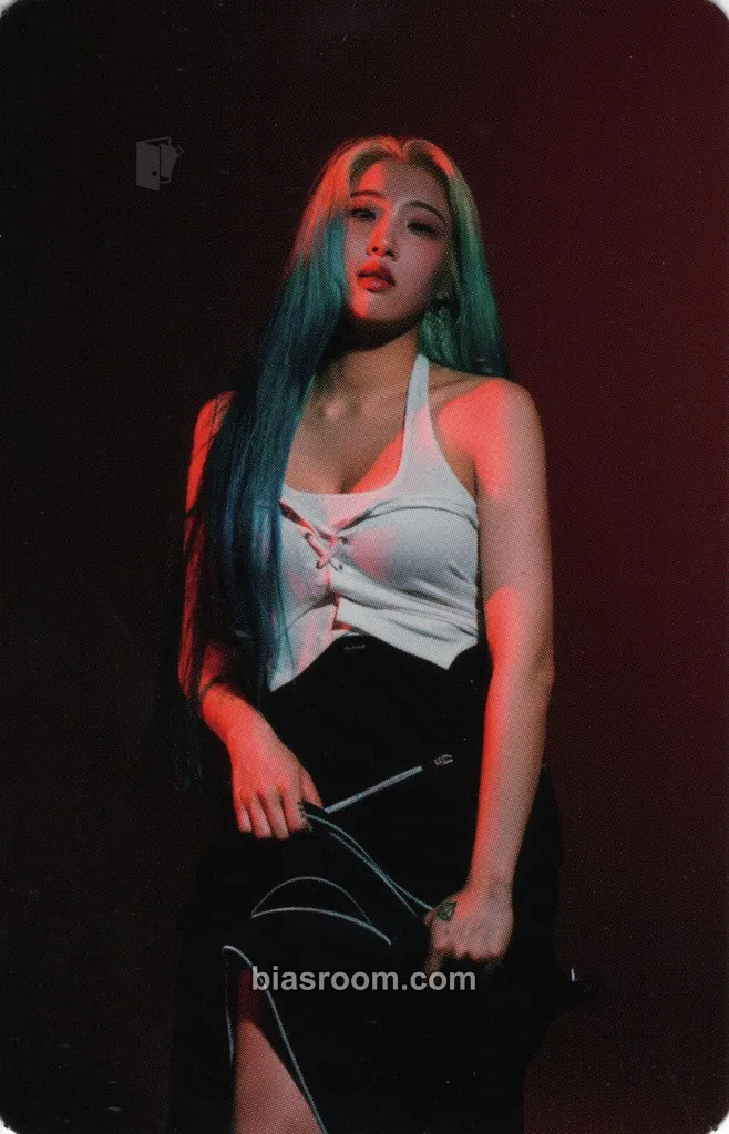 Hyunjung Fearless Photocard - Rolling Quartz - Rolling Quartz K-pop photocard