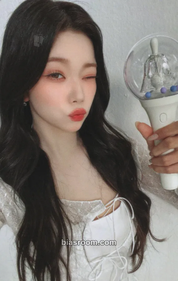 Tsuki The 1st Fan-Con 'Your B, I'm B (Belllie've you)' Photocard - Billlie - Billlie K-pop photocard